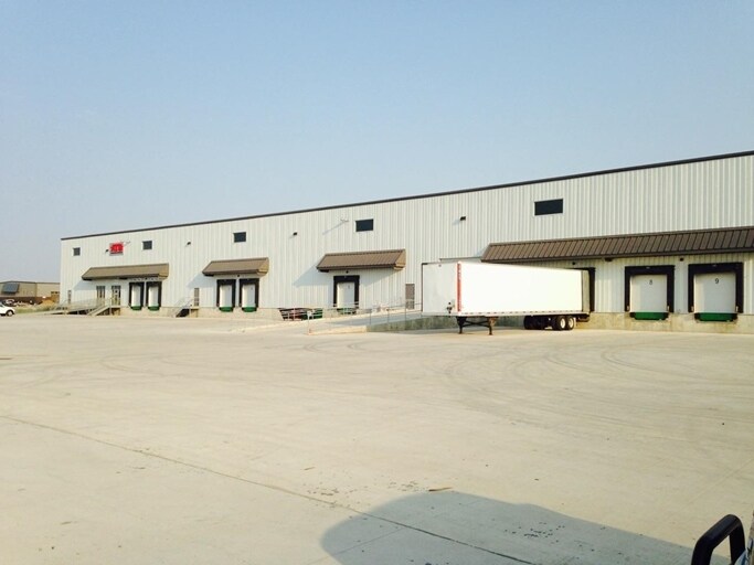 More Photos Of 2521 3rd Ave, West Fargo Warehouse For Lease