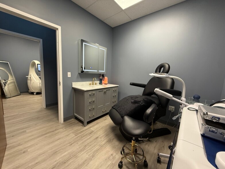 More Photos Of 294-298 State St, Hackensack Medical For Sale