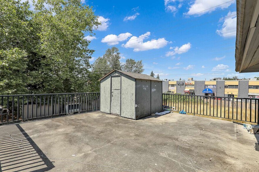 More Photos Of 9509 152 St, Surrey Daycare Center For Lease