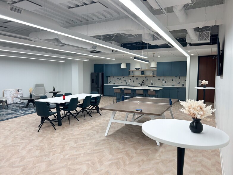 More Photos Of 8415 Allison Pointe Blvd, Indianapolis Office For Lease