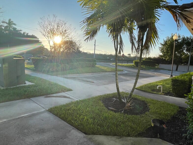 More Photos Of 10600 Griffin Rd, Cooper City Office For Lease