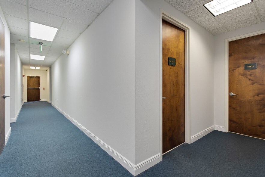 More Photos Of 1920 Boothe Cir, Longwood Office For Lease