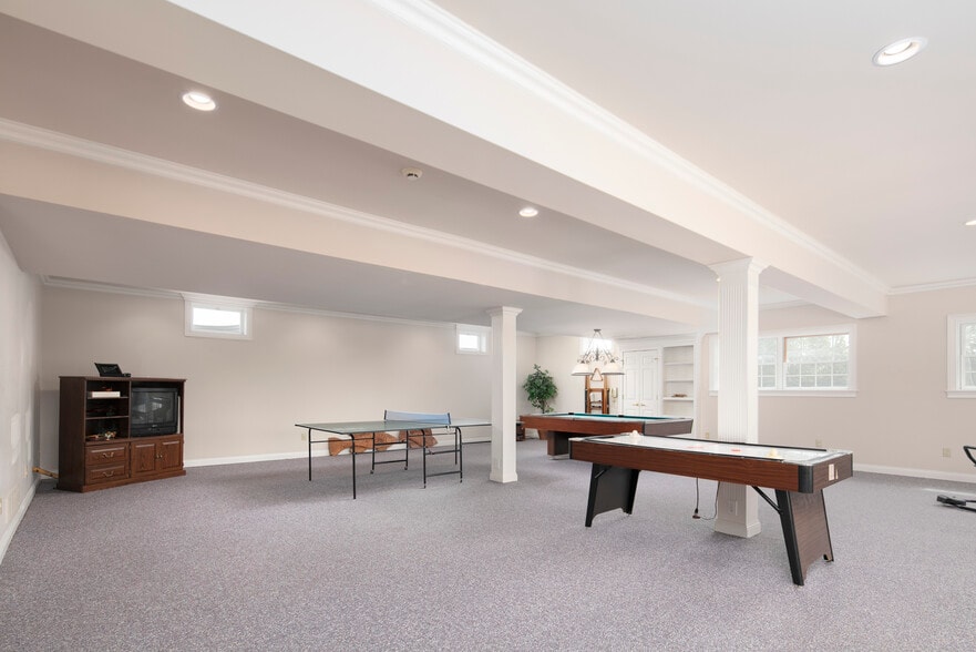 More Photos Of 4664 Lexington Rd, Winchester Specialty For Sale