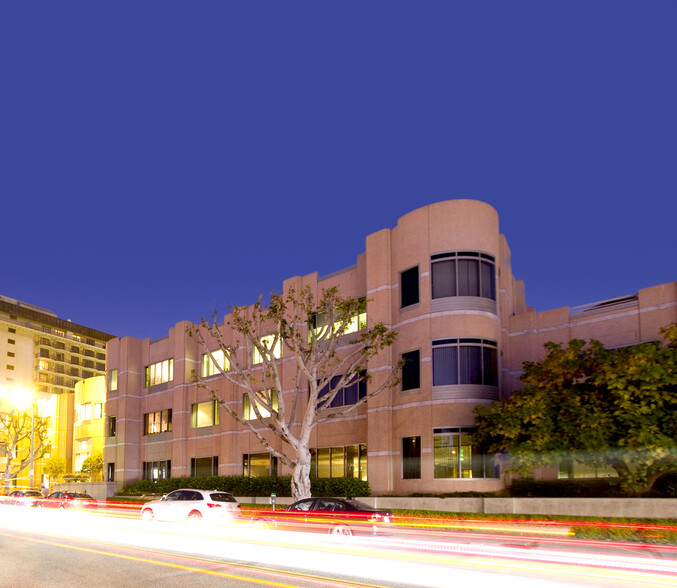 Primary Photo Of 150 S Rodeo Dr, Beverly Hills Office For Lease