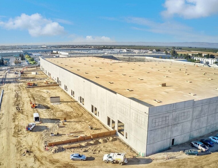 More Photos Of 2401 Nickerson Dr, Modesto Warehouse For Lease