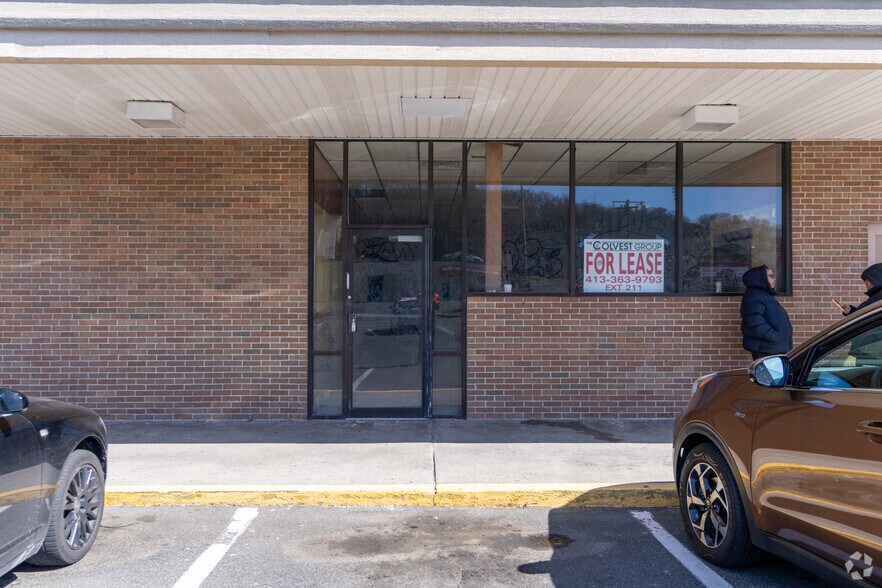 More Photos Of 1504-1506 Northampton St, Holyoke Storefront For Lease