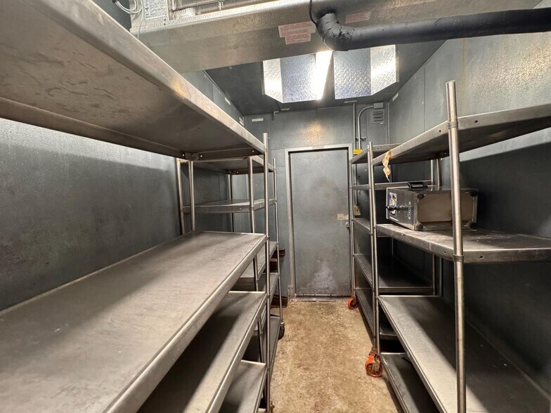 More Photos Of 1830 Columbus Ave, Washington Court House Restaurant For Sale