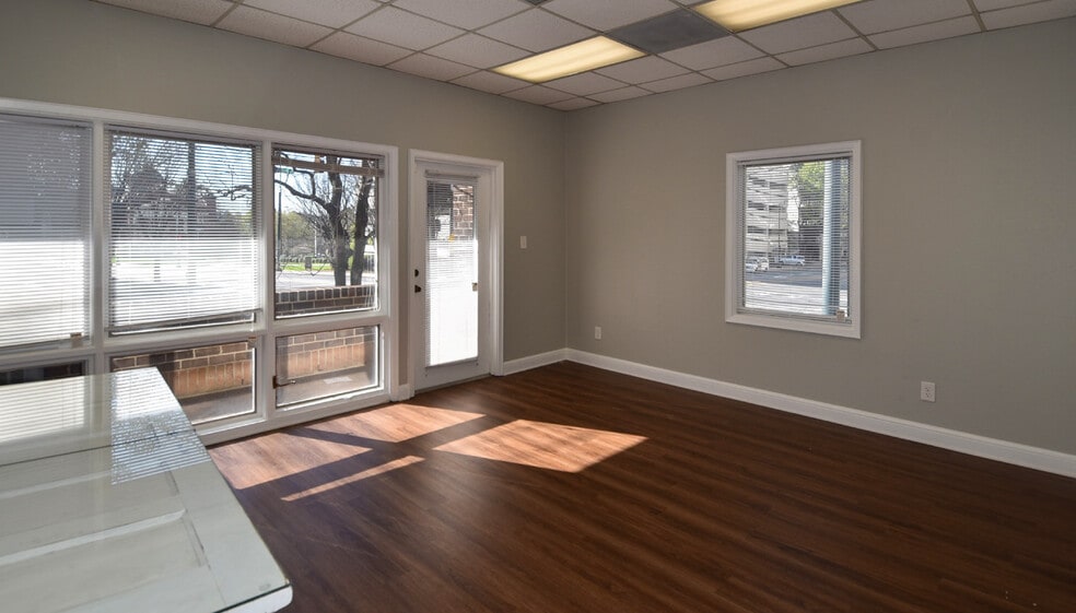 More Photos Of 101 N McDowell St, Charlotte Office For Sale
