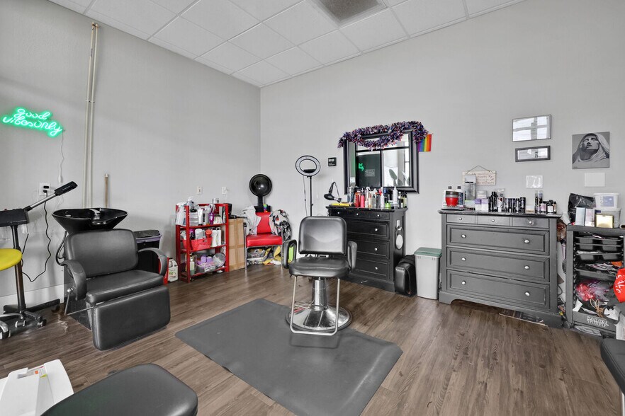 More Photos Of 624 Goodwin St, Jacksonville Office For Sale