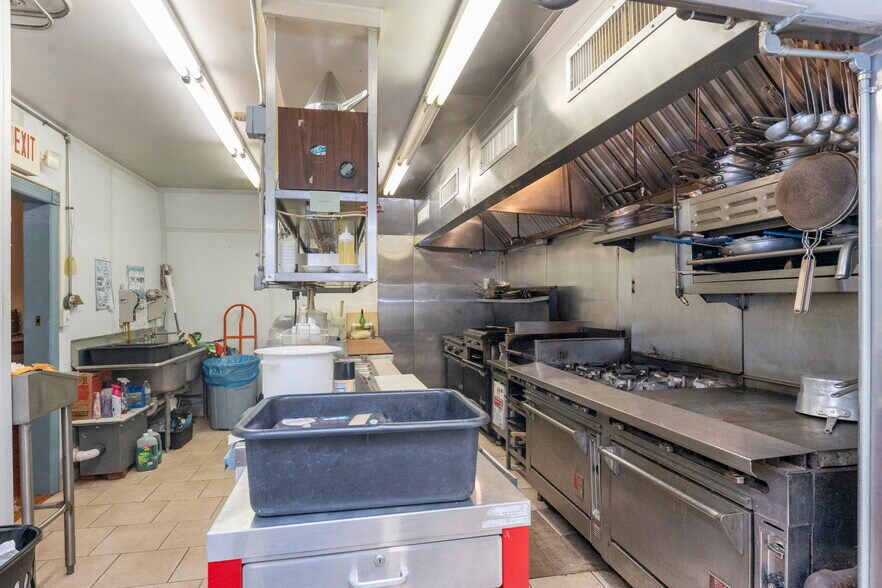 More Photos Of 3164 Main St, Green Lane Restaurant For Sale