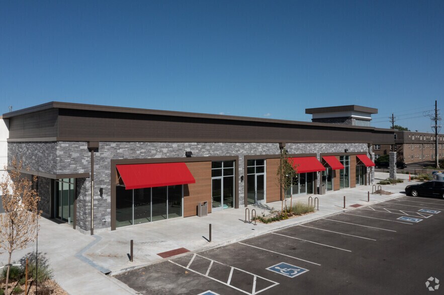 More Photos Of 200 W Belleview Ave, Englewood Freestanding For Lease