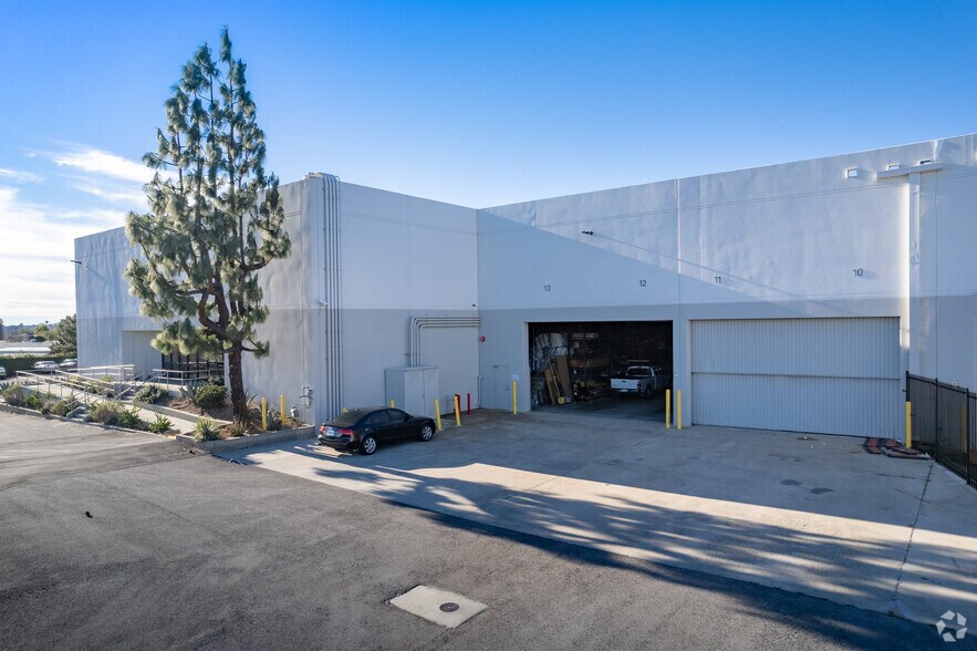 More Photos Of 13207 Bradley Ave, Sylmar Distribution For Lease