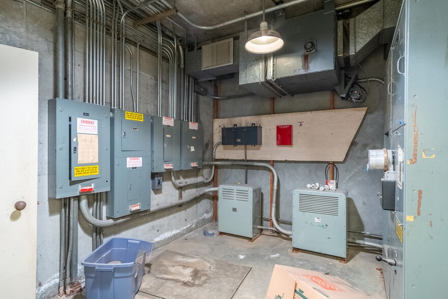 More Photos Of 449 Alvarado St, Monterey General Retail For Sale