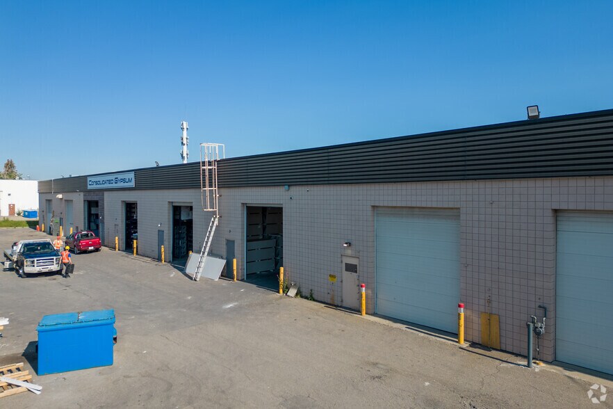 More Photos Of 2835 19th St NE, Calgary Warehouse For Sale