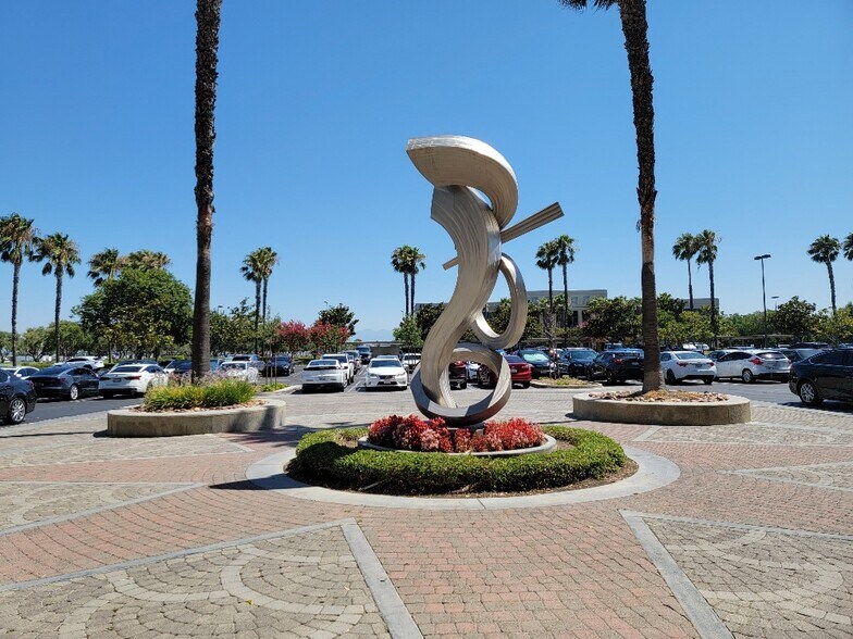 More Photos Of 4200 Concours, Ontario Office For Lease