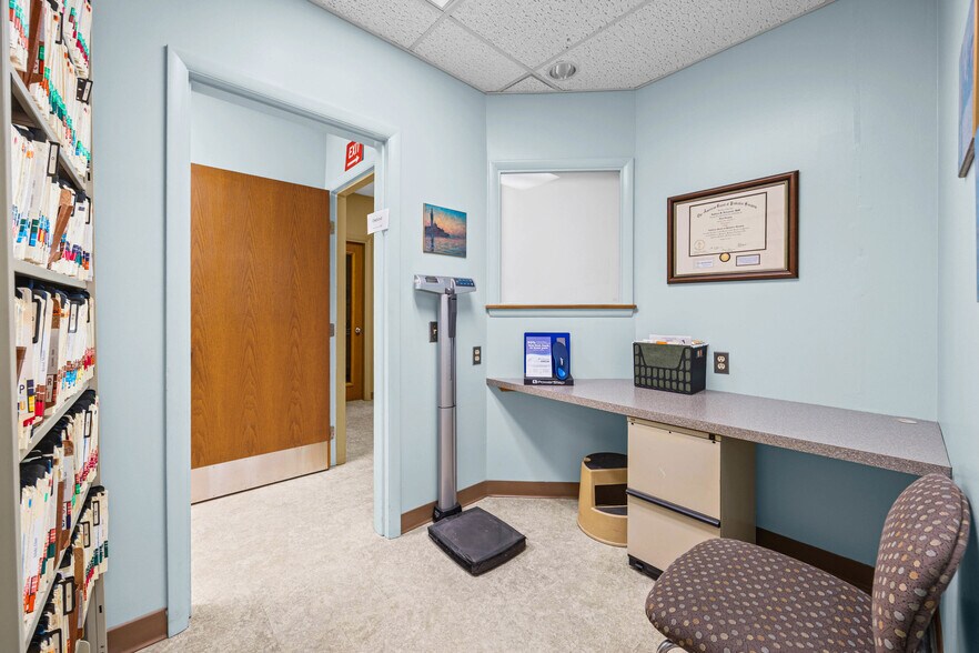 More Photos Of 61E Monroe Ave, Pittsford Medical For Sale
