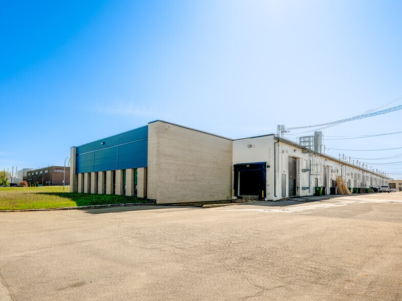 More Photos Of 2970-3090 Rue Brabant-Marineau, Montréal Warehouse For Lease