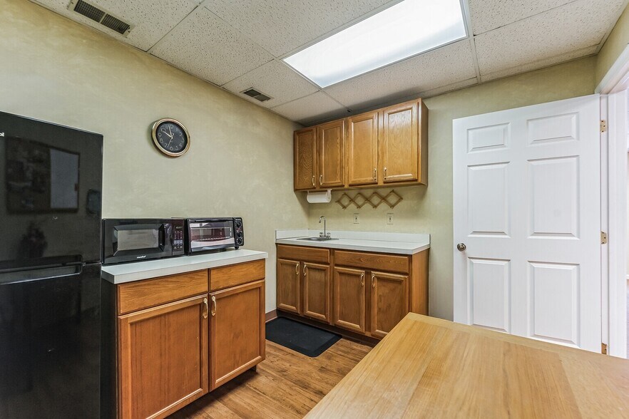 More Photos Of 5090-5096 Dorsey Hall Dr, Ellicott City Medical For Lease