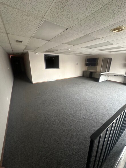 More Photos Of 2023 NW 92nd Ct, Clive Light Distribution For Lease