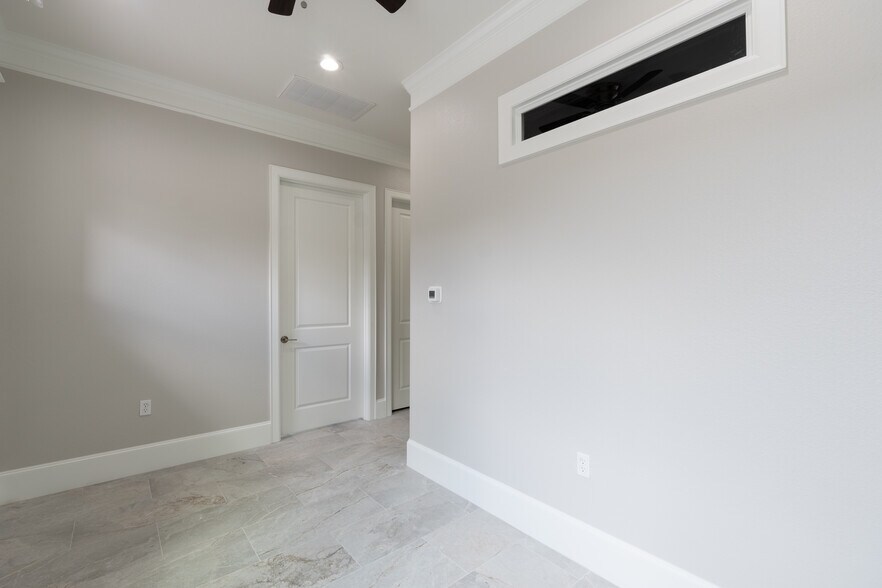 More Photos Of 12414 Spring Cypress Rd, Tomball Medical For Sale