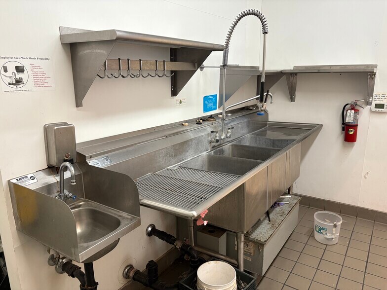 More Photos Of 517-519 4th St, Santa Rosa General Retail For Lease