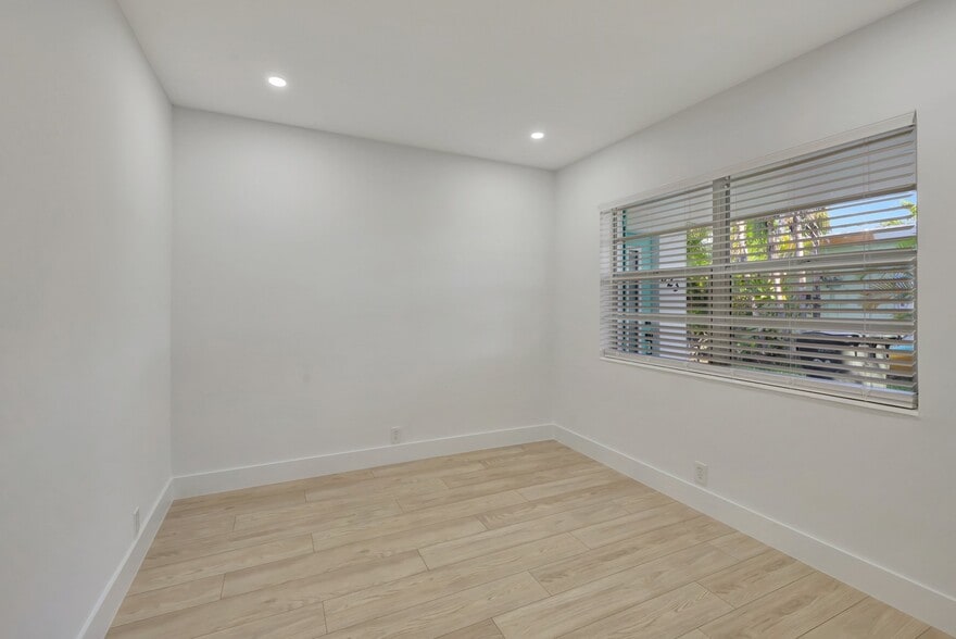 More Photos Of 323 De Carie St, Delray Beach Apartments For Sale