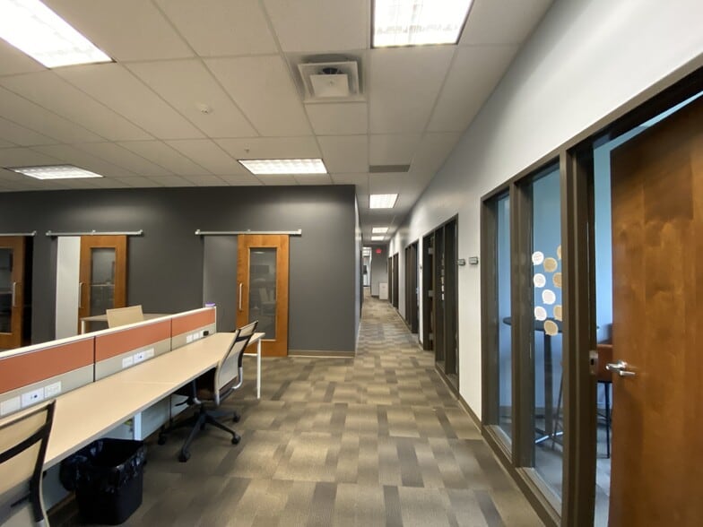 More Photos Of 4929 E 96th St, Indianapolis Office For Sale
