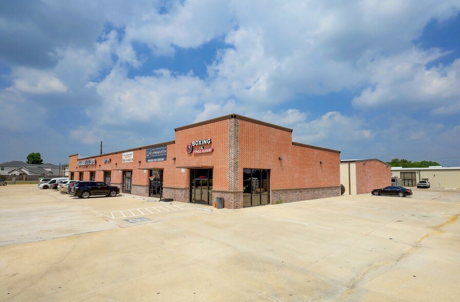 More Photos Of 14929 Westpark Dr, Houston Storefront Retail Office For Sale