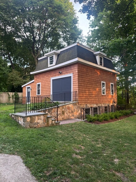 Primary Photo Of 8 Pine St, Boston Flex For Sale