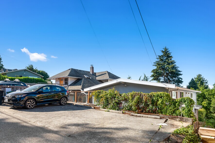 More Photos Of 633 W Emerson St, Seattle Multifamily For Sale