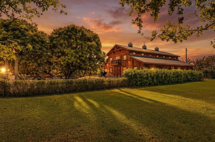 More Photos Of 19050 SW 194th Ave, Miami Lodge Meeting Hall For Sale