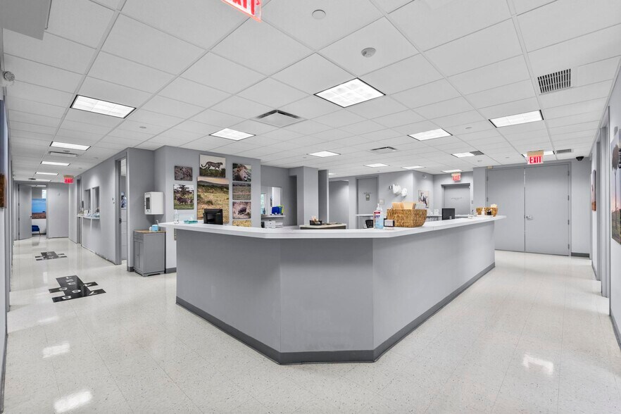 More Photos Of 745 Boston Post Rd, Darien Apartments For Sale