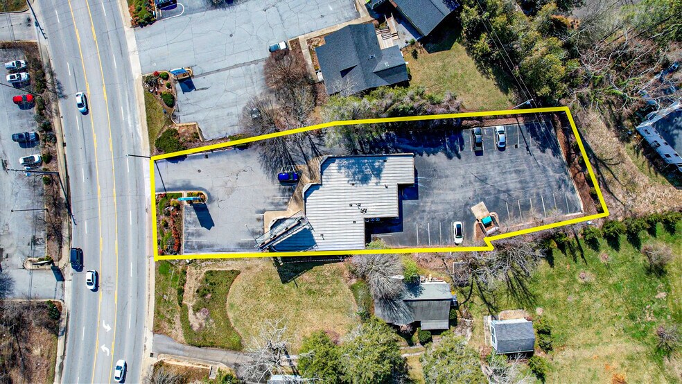 More Photos Of 473 Hendersonville Rd, Asheville General Retail For Lease
