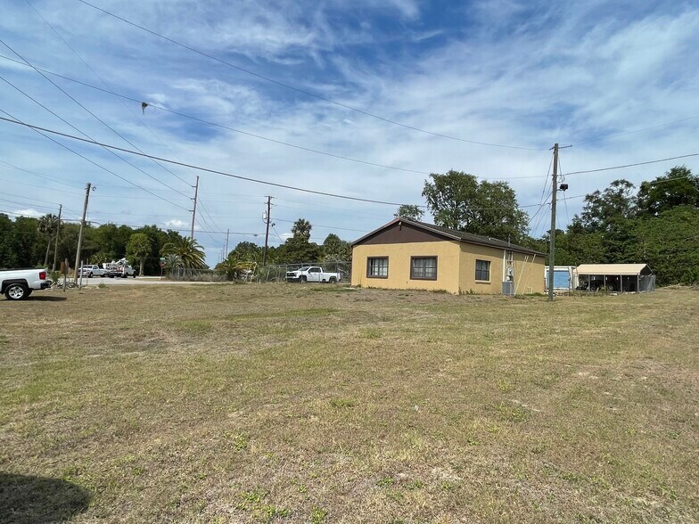 More Photos Of 14040 SE 162nd Pl, Weirsdale Light Manufacturing For Sale