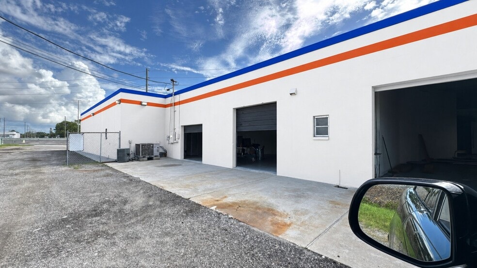 More Photos Of 10300 Us Highway 19 N, Pinellas Park Manufacturing For Lease