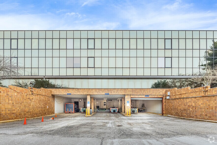 More Photos Of 200 Jericho Quadrangle, Jericho Office For Lease