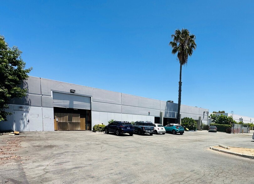 More Photos Of 13635 Gramercy Pl, Gardena Warehouse For Lease