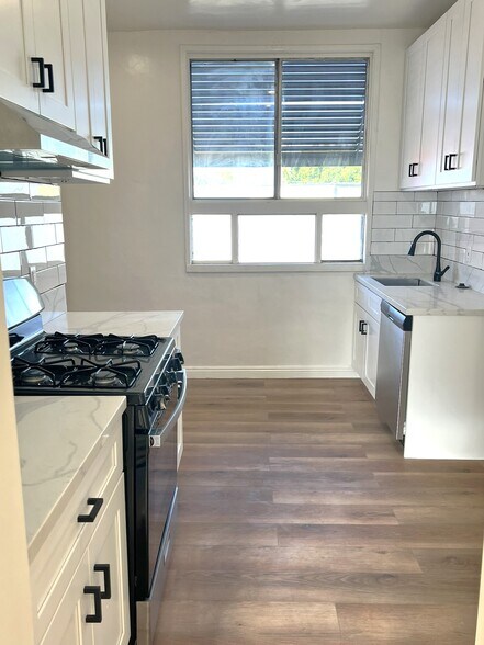 More Photos Of 1030-1034 S Fairfax Ave, Los Angeles Storefront Retail Residential For Lease