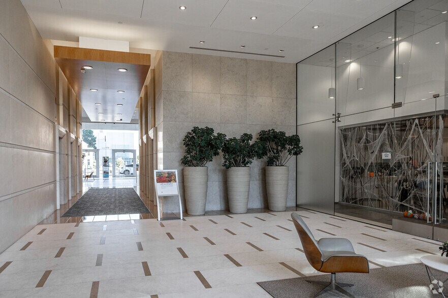 More Photos Of 611 Anton Blvd, Costa Mesa Office For Lease