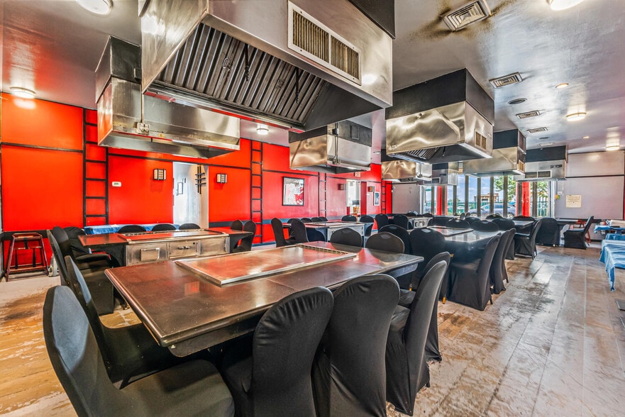 More Photos Of 500 City Island Ave, Bronx Restaurant For Sale