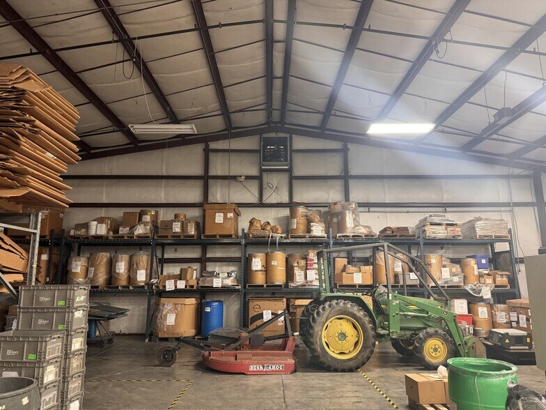 More Photos Of 127 River Bend Dr, Sevierville Warehouse For Lease