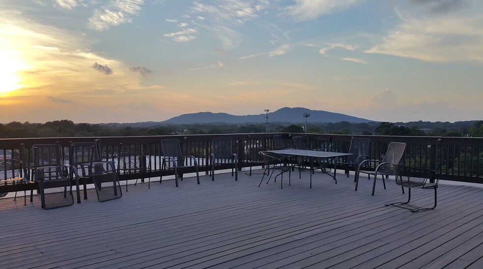 More Photos Of 319 Atlanta St SE, Marietta Office For Lease