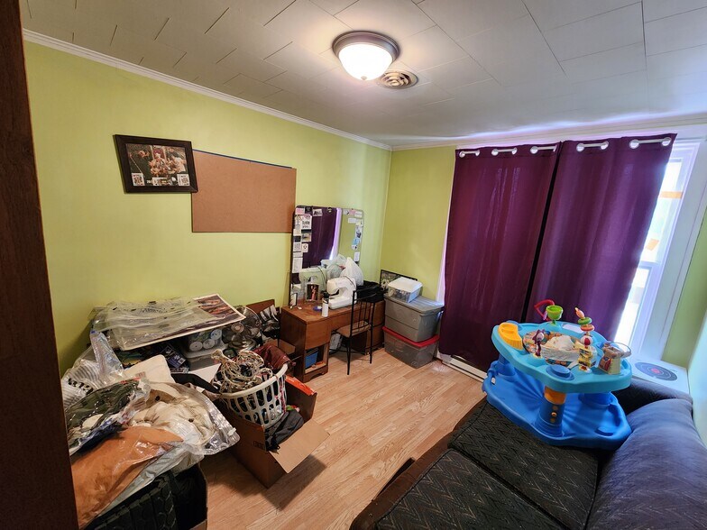 More Photos Of 2104 Main St, Emmetsburg Office Residential For Sale