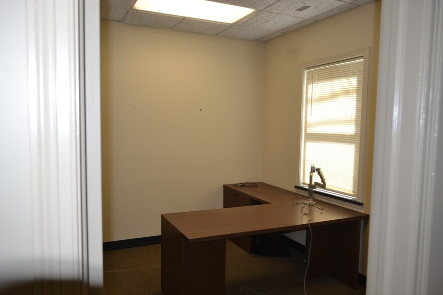 More Photos Of 1366 E Main St, Shrub Oak Unknown For Lease