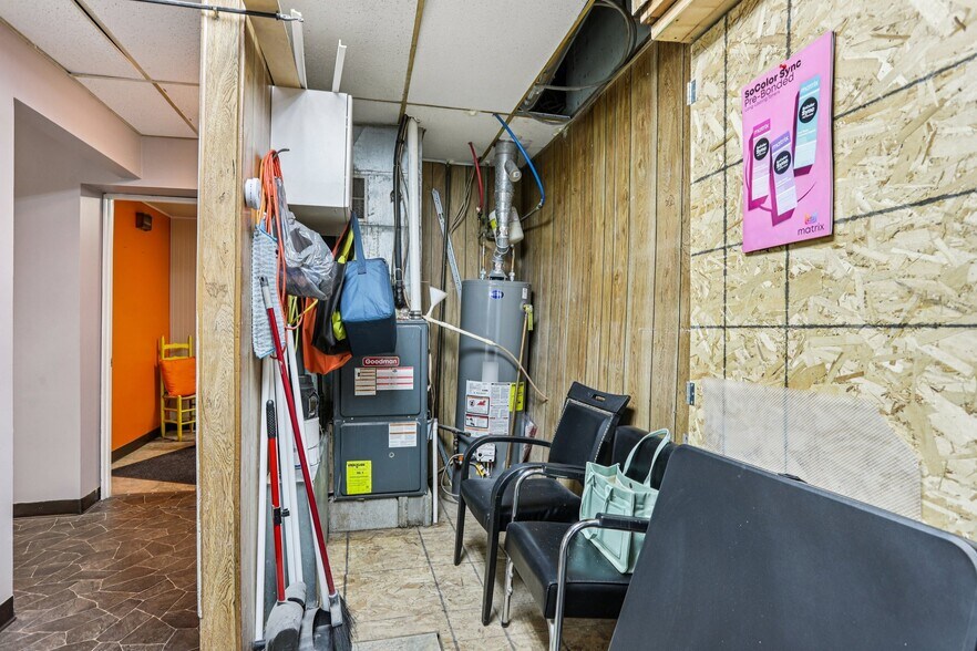 More Photos Of 209 N State St, Litchfield Storefront Retail Residential For Sale