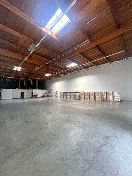 More Photos Of 12410-12420 Clark St, Santa Fe Springs Warehouse For Lease