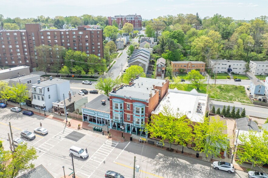 More Photos Of 2015 Madison rd, Cincinnati Storefront Retail Residential For Lease