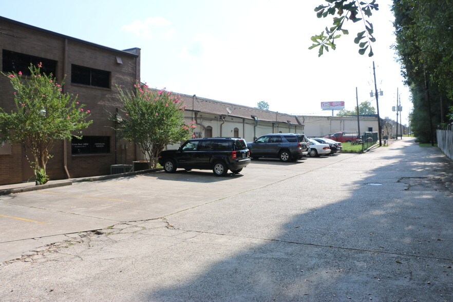 More Photos Of 3421 W Davis St, Conroe Medical For Lease