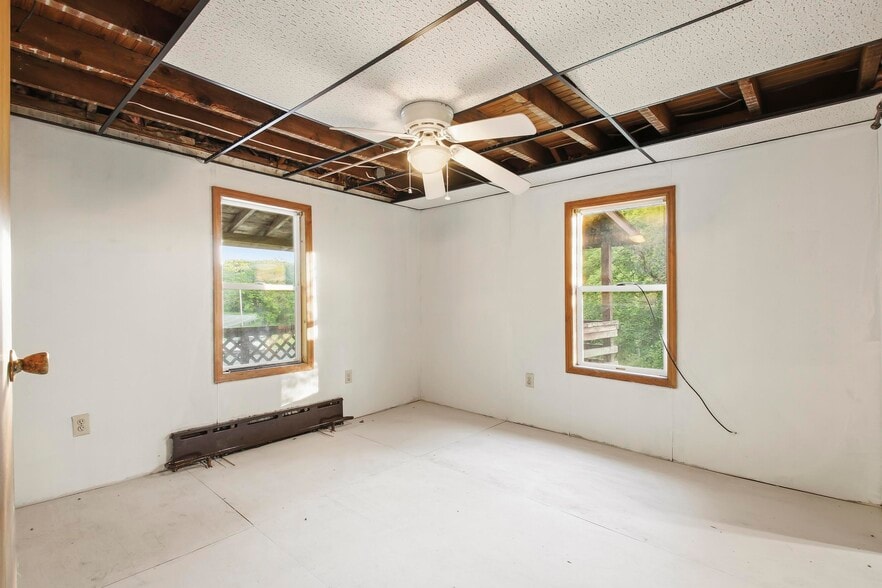 More Photos Of 116 Ringtown Blvd, Ringtown Flex For Sale