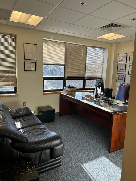 More Photos Of 955 Main St, Winchester Medical For Lease